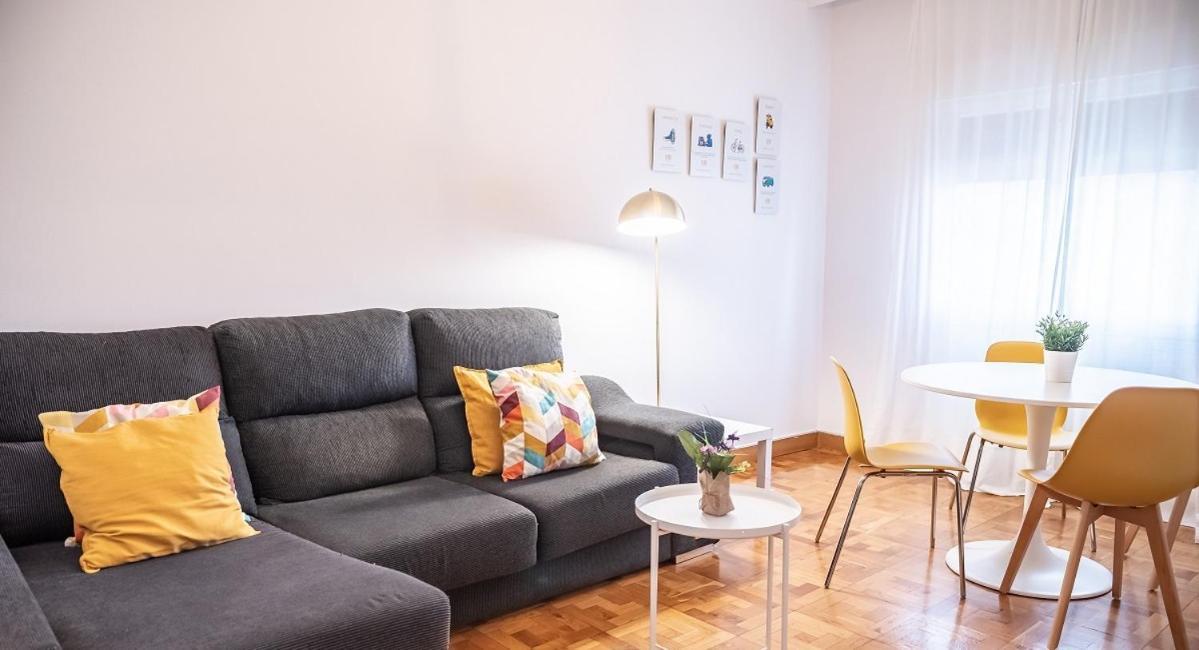 Adaptado Y Comodo Apartamento En Iturrama Pamplona Exteriör bild
